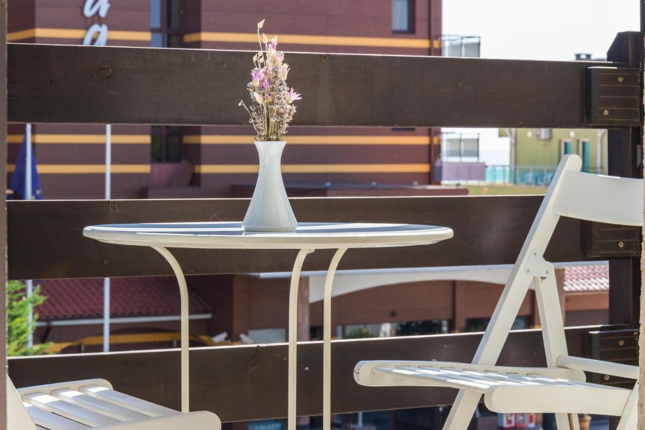South Beach Apartment Nesebar Esterno foto
